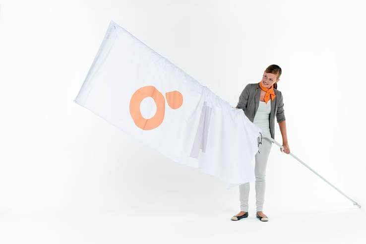 Werbetechnik – Aufbau einer Beachflag