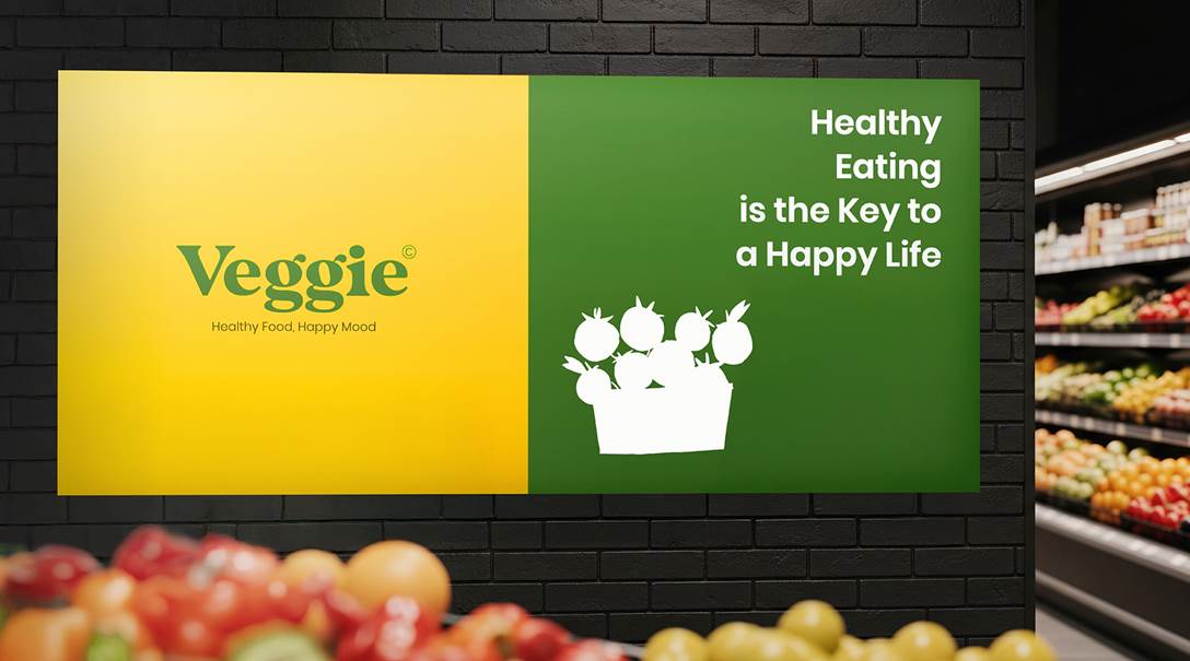 Eine Folie mit Beschriftung, die im Supermarkt an eine großflächige Wand geklebt ist.